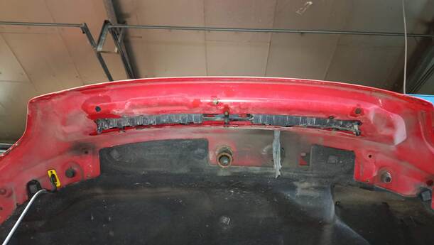 Foto: MOTORHAUBE ( OHNE KÜHLERGRILL ) eines Opel Astra Cabrio 2.2 16V