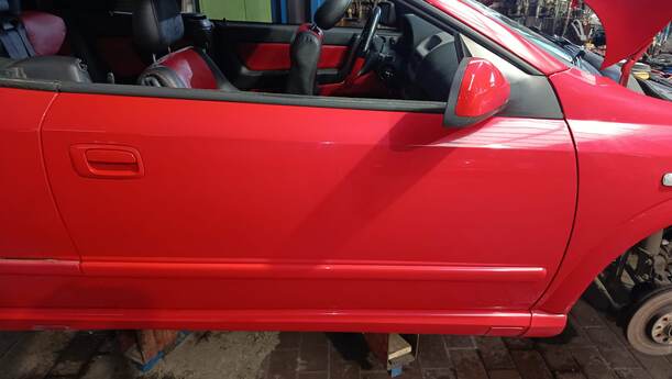 Foto: TÜR VORNE RECHTS ( CABRIO ) eines Opel Astra Cabrio 2.2 16V