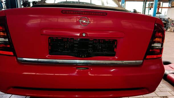 Foto: HECKDECKEL / HECKKLAPPE eines Opel Astra Cabrio 2.2 16V