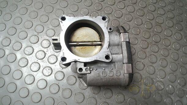 Foto: DROSSELKLAPPENSTUTZEN/ DROSSELKLAPPE eines Volvo S80 2.5T