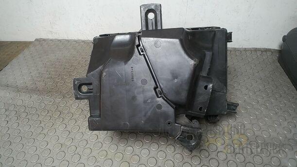 Foto: LUFTFILTERKASTEN eines Volvo S80 2.5T