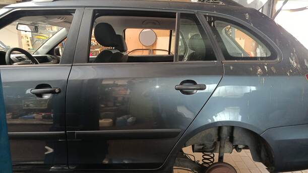 Foto: TÜR HINTEN LINKS ( COMBI ) eines Skoda Fabia 1.2 HTP Combi