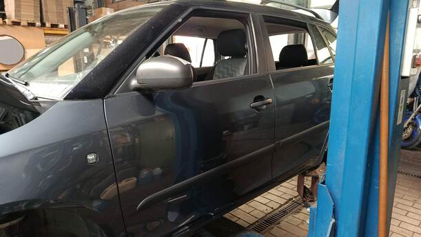 Foto: TÜR VORN LINKS ( COMBI ) eines Skoda Fabia 1.2 HTP Combi