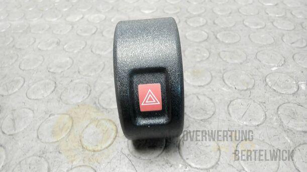 Foto: WARNBLINKSCHALTER eines Opel Astra Cabrio 2.2 16V
