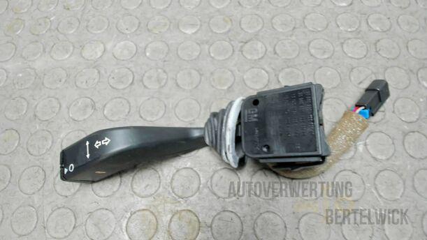 Foto: BLINKSCHALTER / KOMBISCHALTER eines Opel Astra Cabrio 2.2 16V