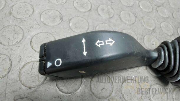 Foto: BLINKSCHALTER / KOMBISCHALTER eines Opel Astra Cabrio 2.2 16V