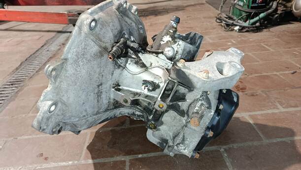 Foto: SCHALTGETRIEBE 5-GANG F13 ( UNGEPRÜFT) eines Opel Corsa 1.2 16V