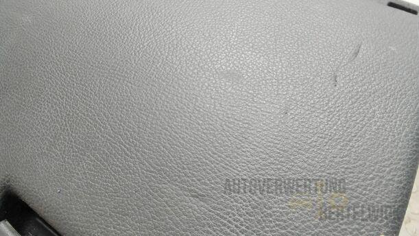 Foto: HANDSCHUHFACH eines Opel Astra Cabrio 2.2 16V