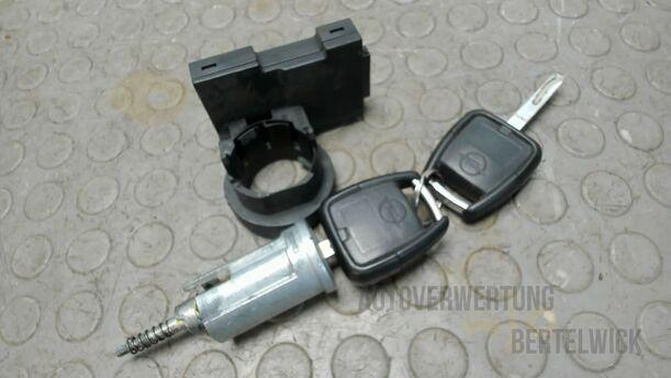 Foto: ZÜNDSCHLOSS / LESESPULE eines Opel Astra Cabrio 2.2 16V