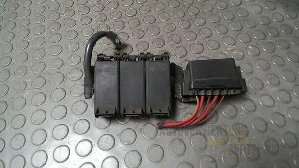 Foto: SICHERUNGSKASTEN BATTERIE eines Skoda Fabia 1.2 HTP Combi