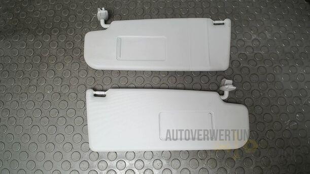 Foto: SONNENBLENDENPAAR eines Skoda Fabia 1.2 HTP Combi