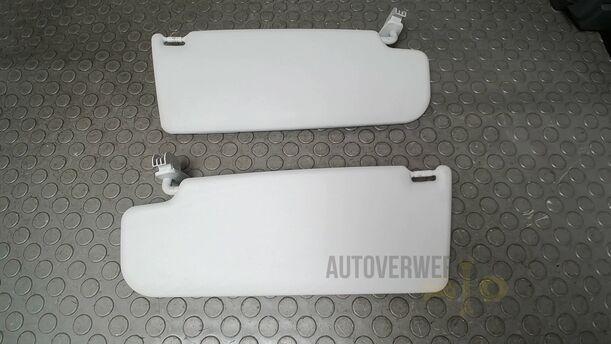 Foto: SONNENBLENDENPAAR eines Skoda Fabia 1.2 HTP Combi