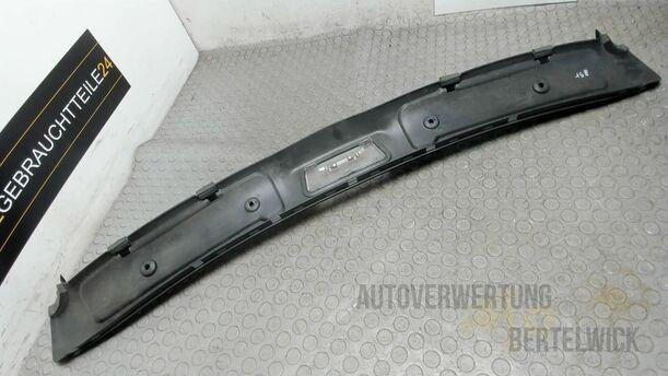 Foto: ABDECKLEISTE VERDECK eines Opel Astra Cabrio 2.2 16V