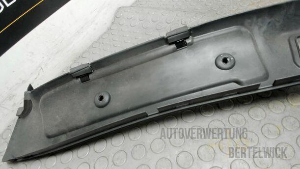 Foto: ABDECKLEISTE VERDECK eines Opel Astra Cabrio 2.2 16V