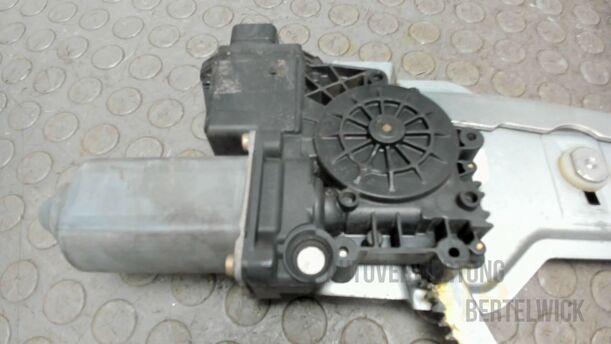 Foto: FENSTERHEBER VORNE RECHTS ( CABRIO ) eines Opel Astra Cabrio 2.2 16V