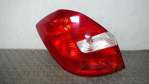 Foto: HECKLEUCHTE/ RÜCKLEUCHTE LINKS ( COMBI ) eines Skoda Fabia 1.2 HTP Combi