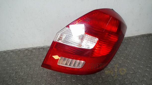 Foto: HECKLEUCHTE/ RÜCKLEUCHTE RECHTS ( COMBI ) eines Skoda Fabia 1.2 HTP Combi