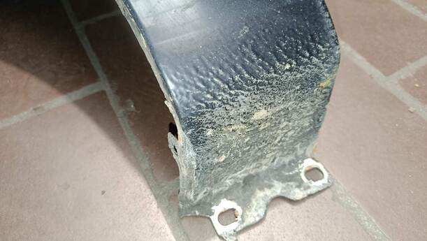Foto: KOTFLÜGEL LINKS eines Opel Corsa 1.2 16V