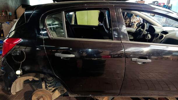 Foto: TÜR HINTEN RECHTS eines Opel Corsa 1.2 16V