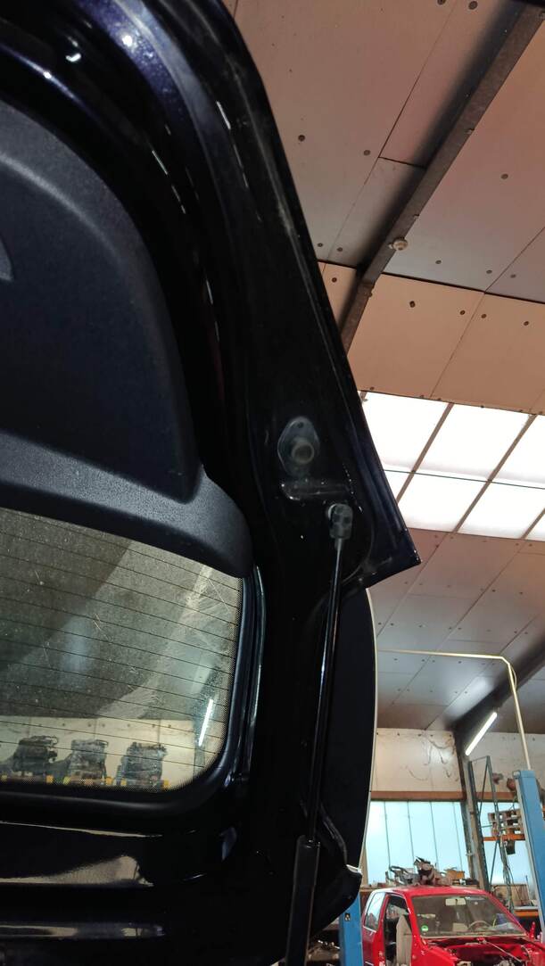 Foto: HECKKLAPPE / HECKDECKEL ( 4/5 TÜRER  ) eines Opel Corsa 1.2 16V