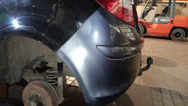 Foto: STOSSFÄNGER / STOßSTANGE HINTEN eines Opel Corsa 1.2 16V