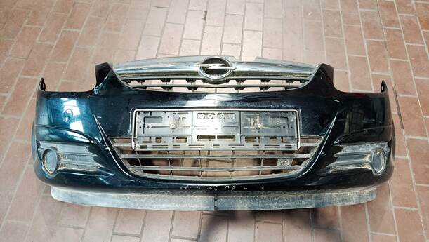 Foto: STOßSTANGE / STOSSFÄNGER VORNE eines Opel Corsa 1.2 16V