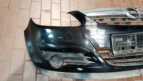 Foto: STOßSTANGE / STOSSFÄNGER VORNE eines Opel Corsa 1.2 16V
