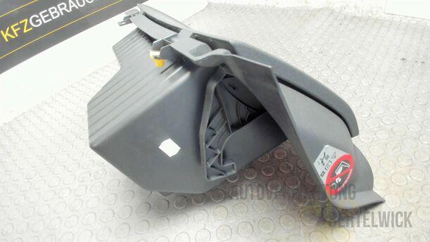Foto: HANDSCHUHFACH eines Opel Corsa 1.2 16V