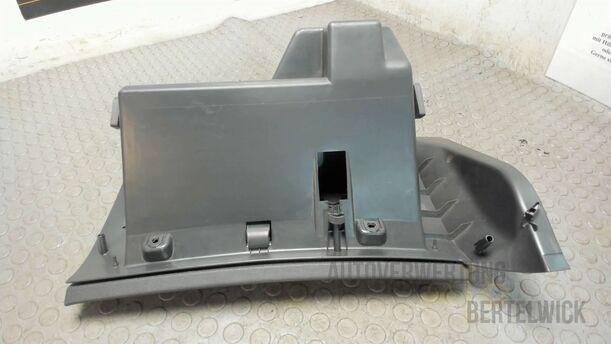 Foto: HANDSCHUHFACH eines Opel Corsa 1.2 16V