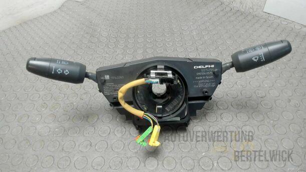 Foto: KOMBISCHALTER / LENKSTOCKSCHALTER eines Opel Corsa 1.2 16V