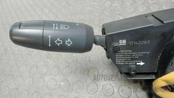 Foto: KOMBISCHALTER / LENKSTOCKSCHALTER eines Opel Corsa 1.2 16V
