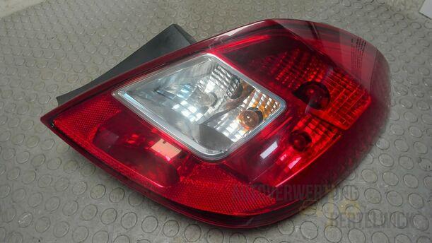 Foto: HECKLEUCHTE / RÜCKLICHT RECHTS ( 4/5 TÜRER ) eines Opel Corsa 1.2 16V