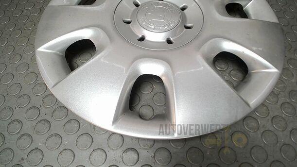 Foto: EINZELNE RADDECKEL/ RADKAPPE 14 ZOLL eines Skoda Fabia 1.2 HTP Combi
