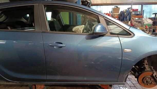 Foto: TÜR VORN RECHTS eines Opel Astra 1.4 Turbo ecoFLEX Start/Stop