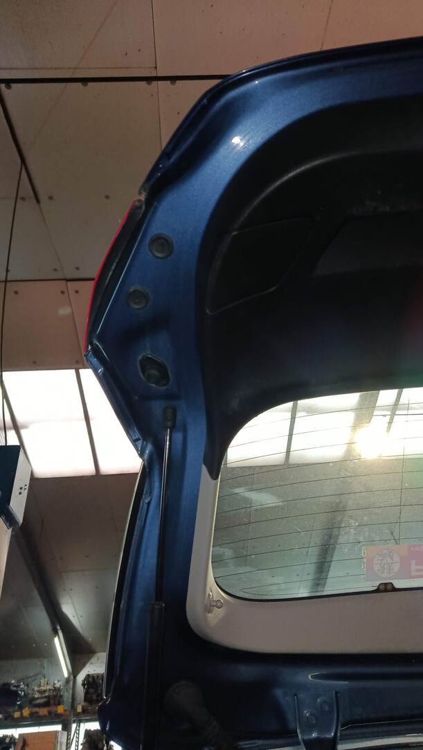 Foto: HECKKLAPPE/ HECKDECKEL ( LIMOUSINE ) eines Opel Astra 1.4 Turbo ecoFLEX Start/Stop