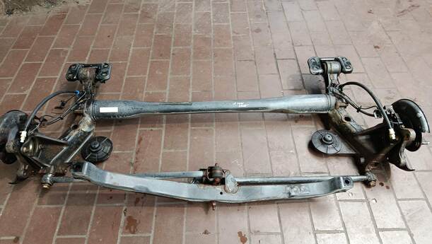 Foto: HINTERACHSE ( LIMOUSINE ) eines Opel Astra 1.4 Turbo ecoFLEX Start/Stop