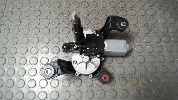 Foto: SCHEIBENWISCHERMOTOR HINTEN ( LIMOUSINE ) eines Opel Astra 1.4 Turbo ecoFLEX Start/Stop