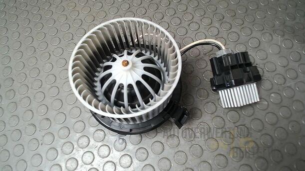Foto: HEIZUNGSGEBLÄSE eines Opel Astra 1.4 Turbo ecoFLEX Start/Stop