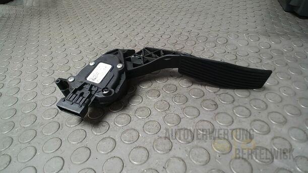 Foto: GASPEDAL eines Opel Astra 1.4 Turbo ecoFLEX Start/Stop