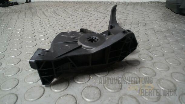 Foto: GASPEDAL eines Opel Astra 1.4 Turbo ecoFLEX Start/Stop