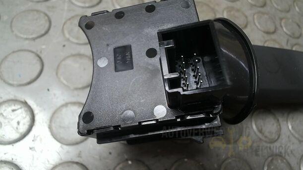 Foto: BLINKSCHALTER/ KOMBISCHALTER eines Opel Astra 1.4 Turbo ecoFLEX Start/Stop