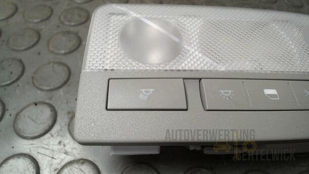 Foto: INNENLEUCHTE/ INNENBELEUCHTUNG VORN eines Opel Astra 1.4 Turbo ecoFLEX Start/Stop