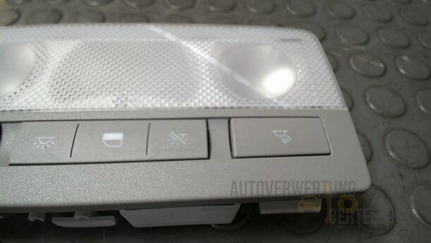 Foto: INNENLEUCHTE/ INNENBELEUCHTUNG VORN eines Opel Astra 1.4 Turbo ecoFLEX Start/Stop