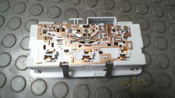 Foto: INNENLEUCHTE/ INNENBELEUCHTUNG VORN eines Opel Astra 1.4 Turbo ecoFLEX Start/Stop
