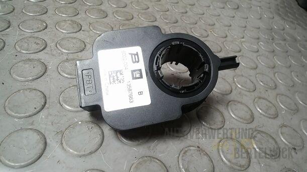 Foto: LENKWINKELSENSOR/ SENSOR LENKWINKEL eines Opel Astra 1.4 Turbo ecoFLEX Start/Stop