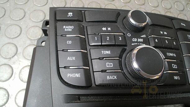 Foto: RADIOBEDIENUNG/ SCHALTEREINHEIT eines Opel Astra 1.4 Turbo ecoFLEX Start/Stop