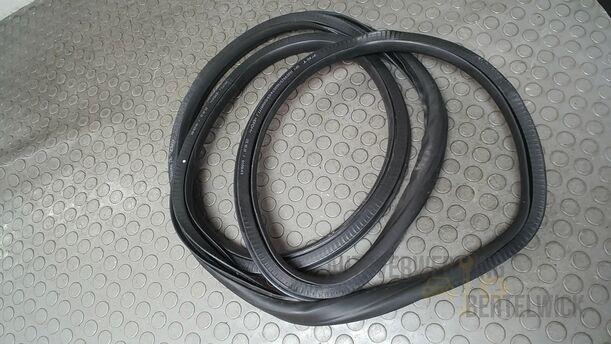 Foto: TÜRDICHTUNG VORN LINKS eines Opel Astra 1.4 Turbo ecoFLEX Start/Stop