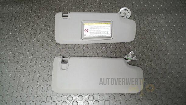 Foto: SONNENBLENDENPAAR eines Opel Astra 1.4 Turbo ecoFLEX Start/Stop
