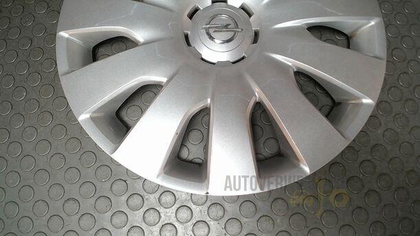 Foto: EINZELNE RADKAPPE/ RADDECKEL 16 ZOLL eines Opel Astra 1.4 Turbo ecoFLEX Start/Stop