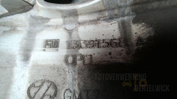 Foto: EINZELNE RADKAPPE/ RADDECKEL 16 ZOLL eines Opel Astra 1.4 Turbo ecoFLEX Start/Stop